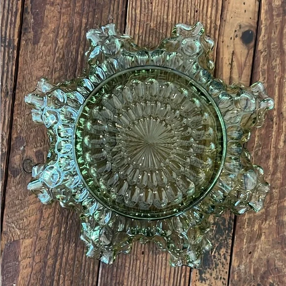 Vintage Ruffled Green Fenton Glass Bowl - Picture 4 of 4